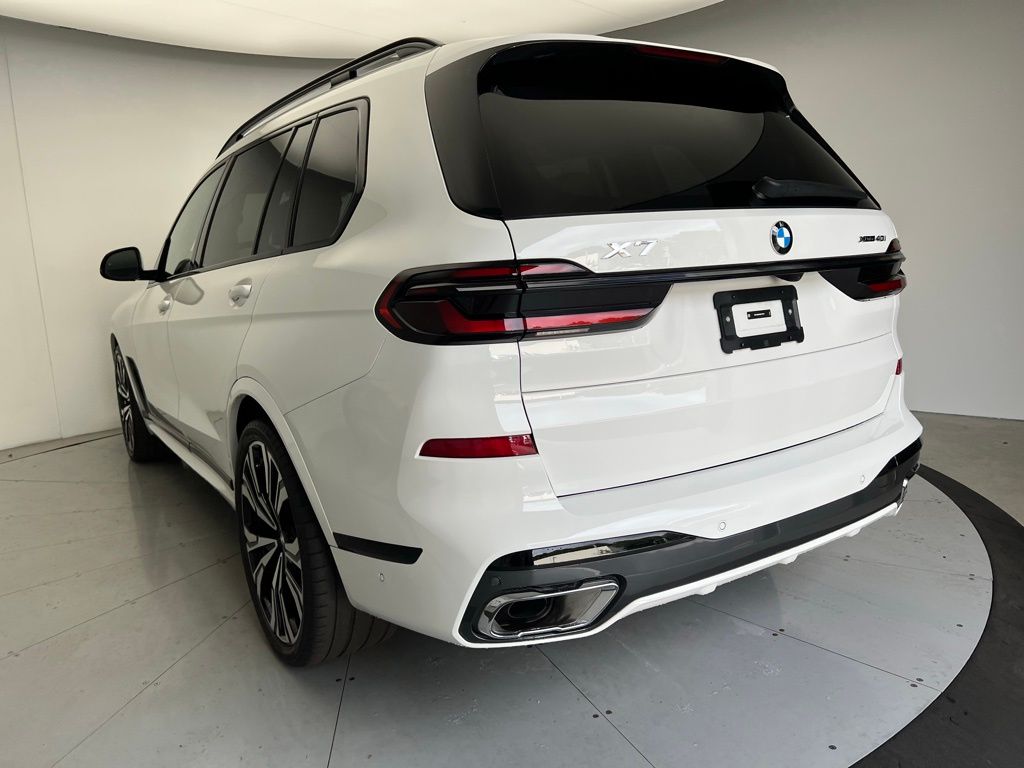 Thumbnail: 2025 BMW X7 - 4