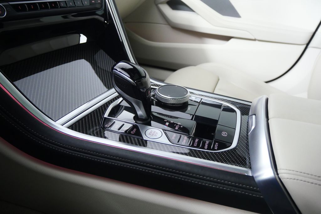 Thumbnail: 2022 BMW 8 Series - 32