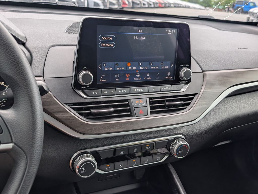 Used 2024 Nissan Altima Sedan