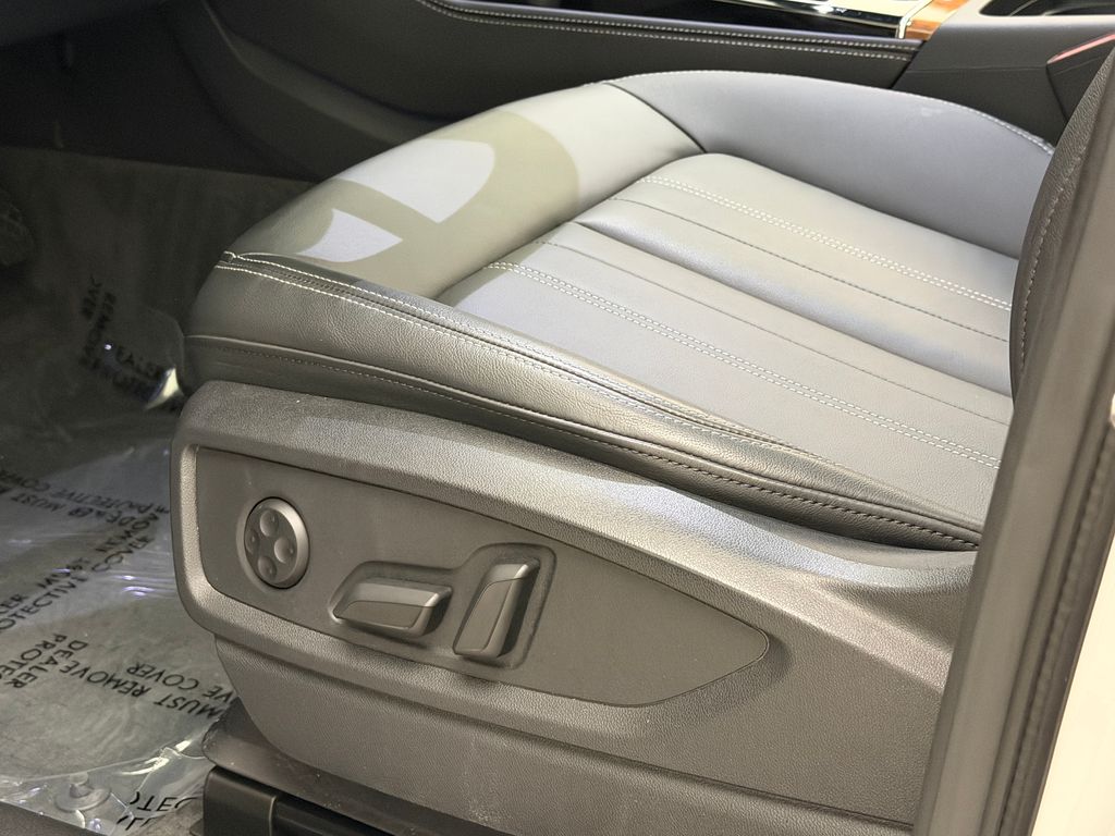 Thumbnail: 2023 Audi Q5 - 23