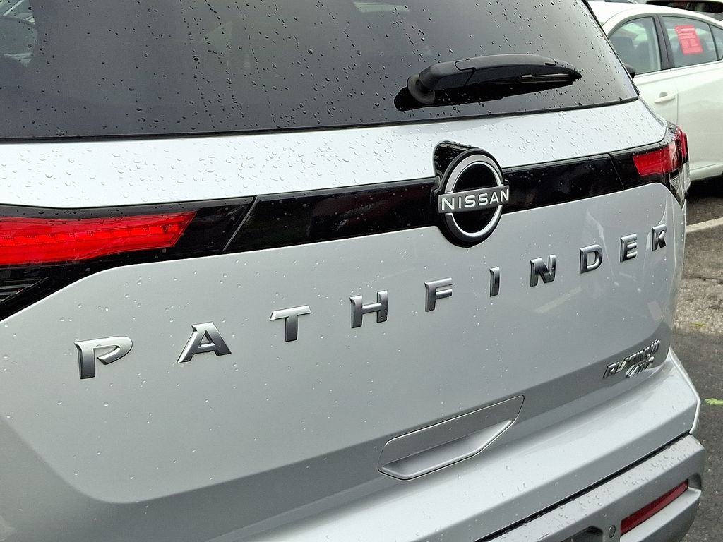 Thumbnail: 2022 Nissan Pathfinder - 32