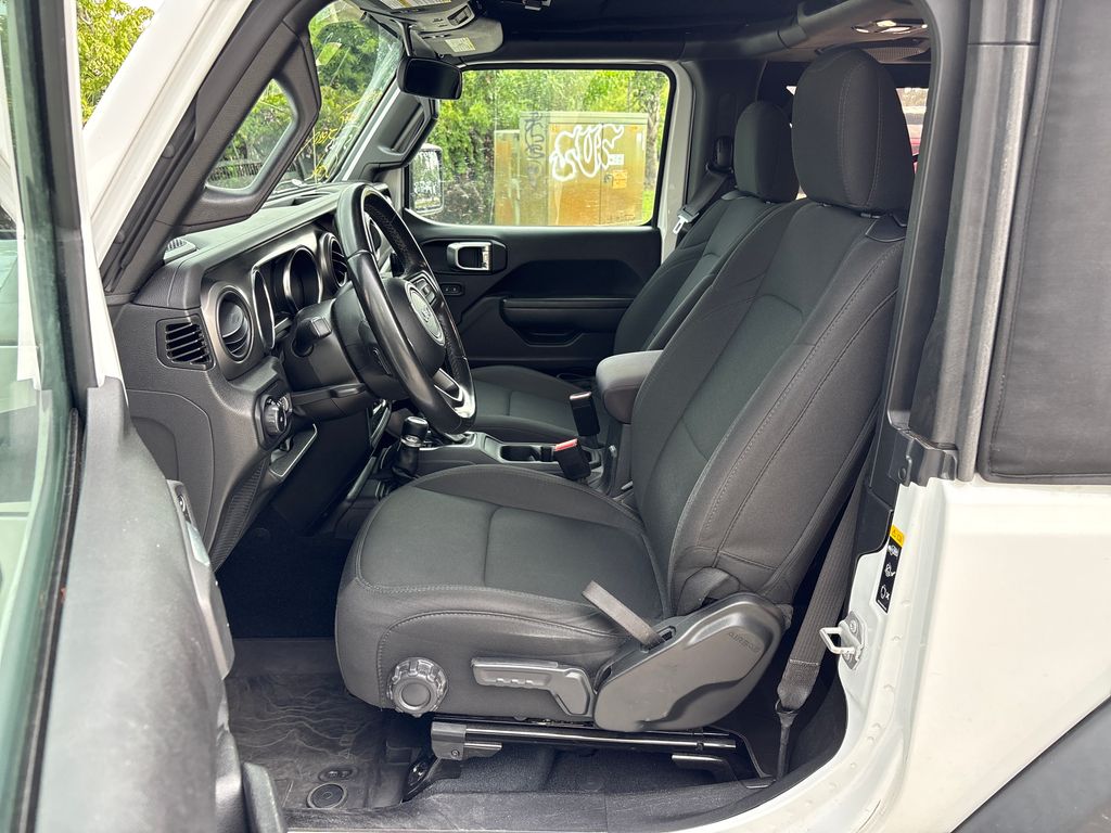 Used 2022 White Jeep Willys image 29