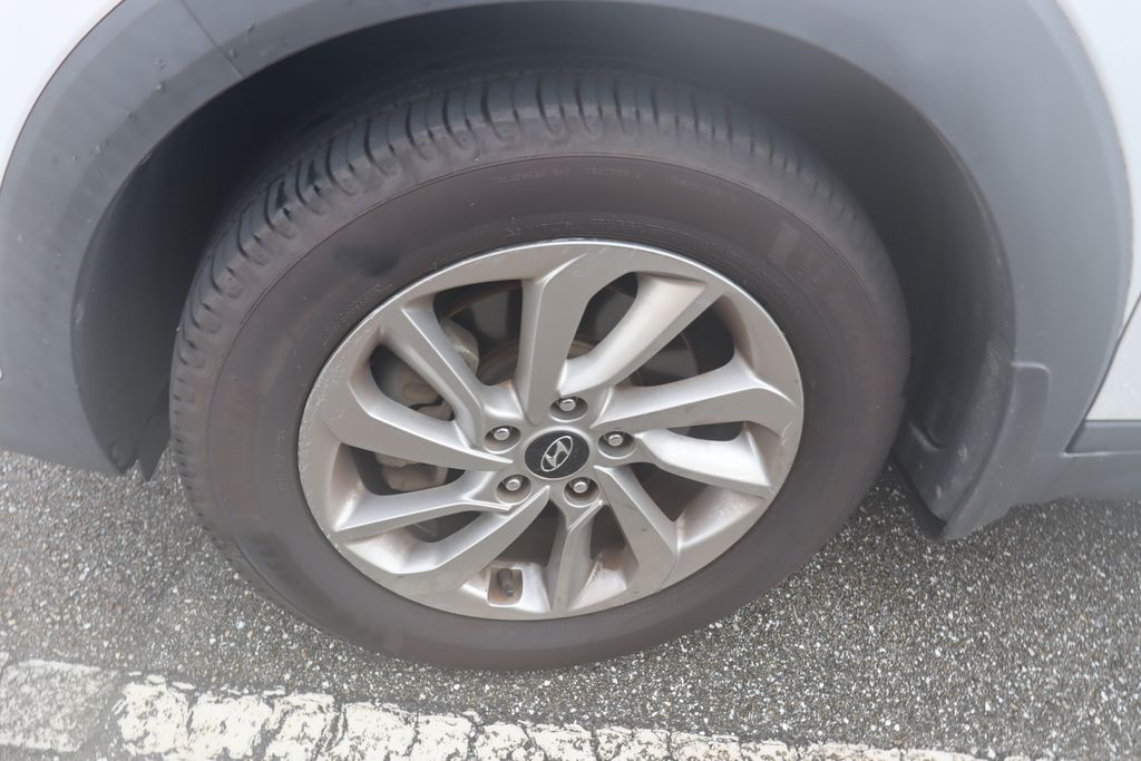 Thumbnail: 2018 Hyundai Tucson - 4