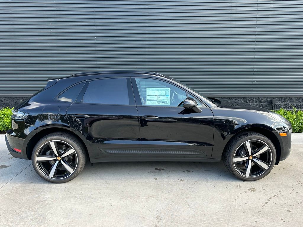 2025 Porsche Macan  7