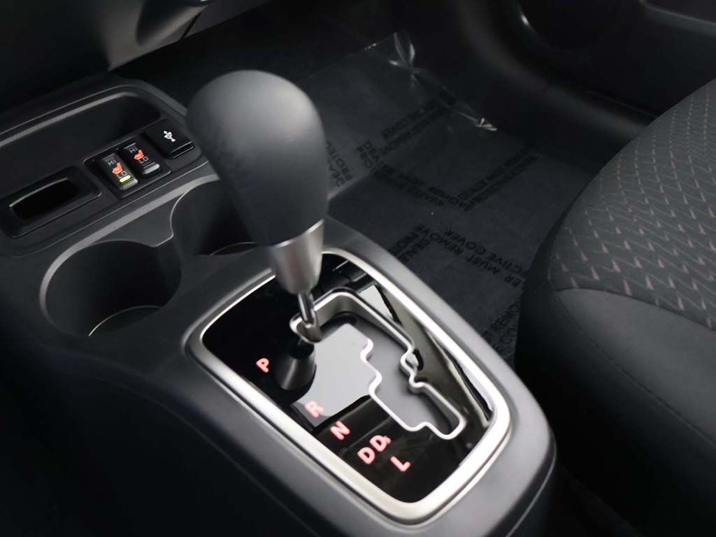 Used 2024 White Mitsubishi SE image 40