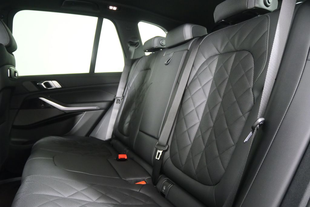 Thumbnail: 2026 BMW X5 - 15