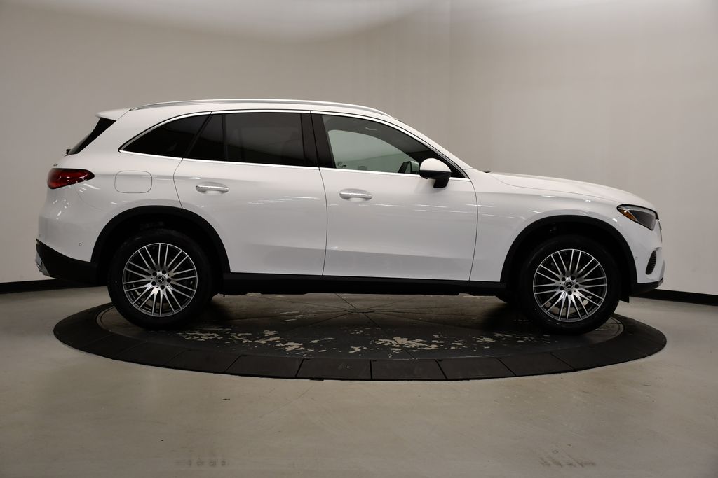 2025 Mercedes-Benz GLC 300 6