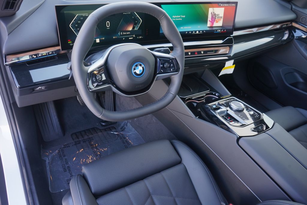 2024 BMW i5 eDrive40 13