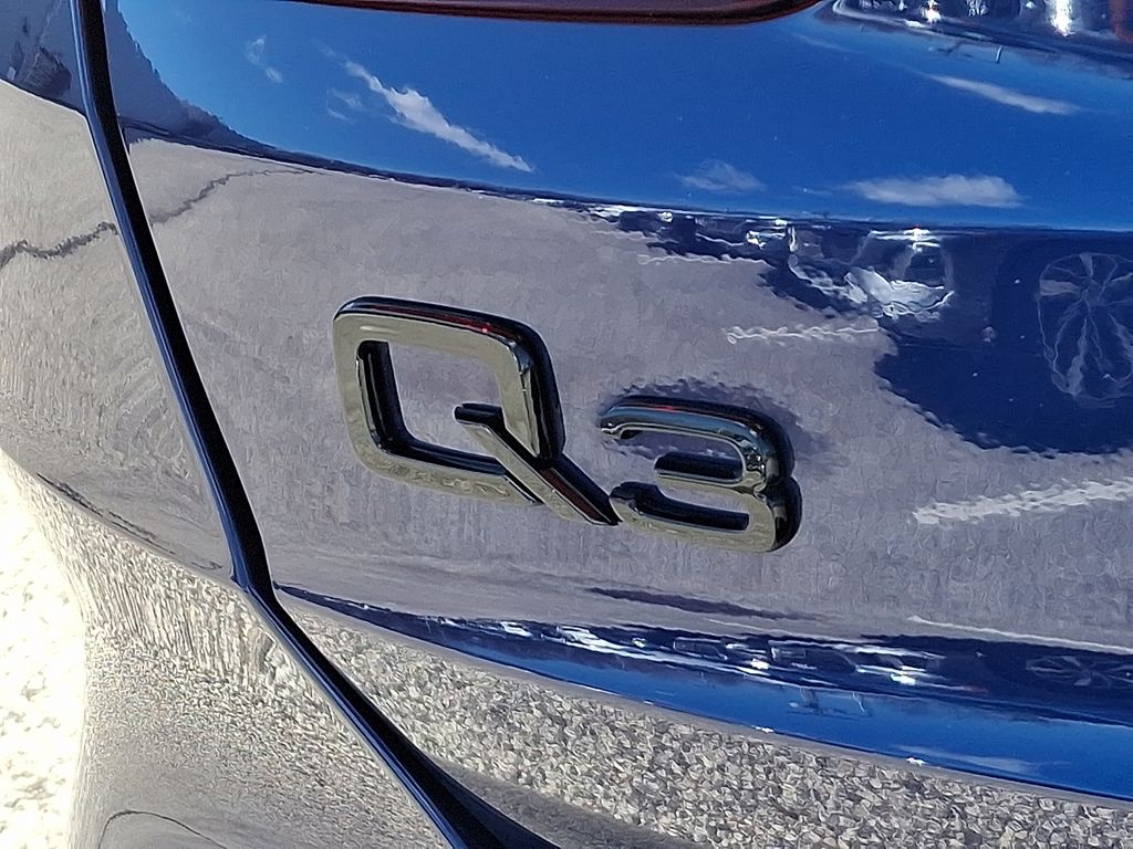 Thumbnail: 2025 Audi Q3 - 6