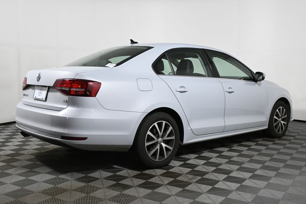Thumbnail: 2017 Volkswagen Jetta - 10