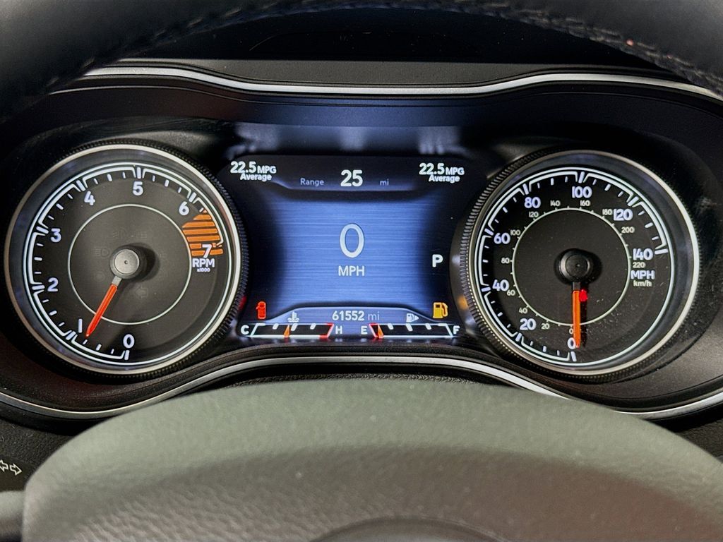 Thumbnail: 2019 Jeep Cherokee - 12