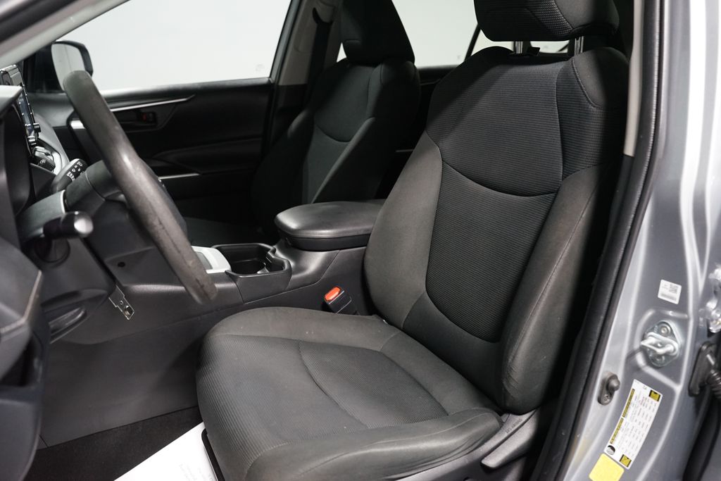 Thumbnail: 2020 Toyota RAV4 - 24