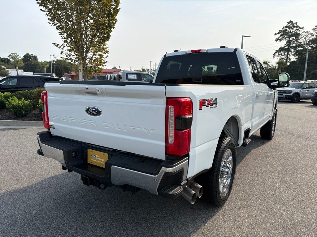 2026 Ford F-350 Super Duty LARIAT