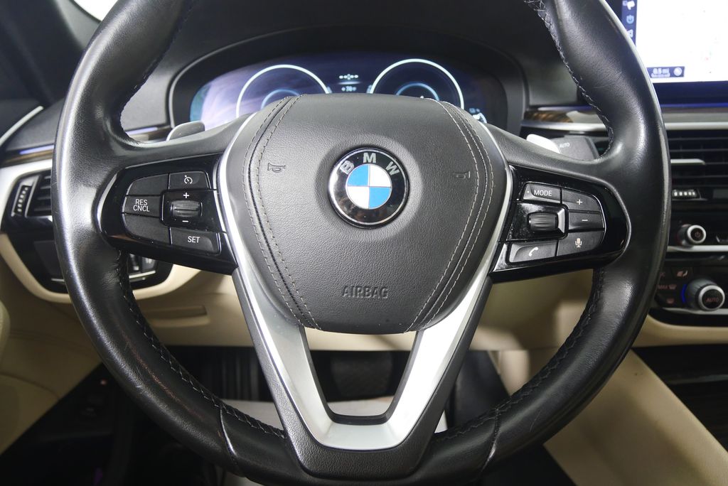 Thumbnail: 2019 BMW 5 Series - 16