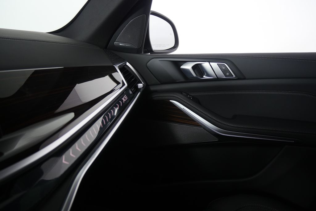 2026 BMW X5 xDrive40i 24