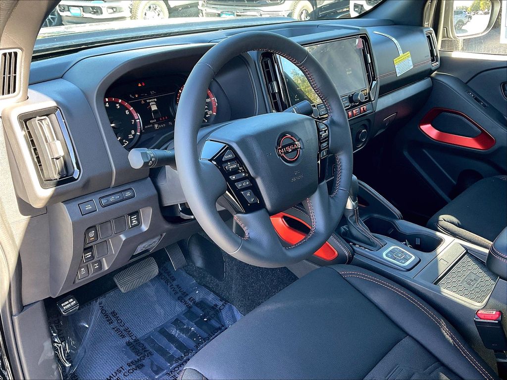 2026 Nissan Frontier — photo 8