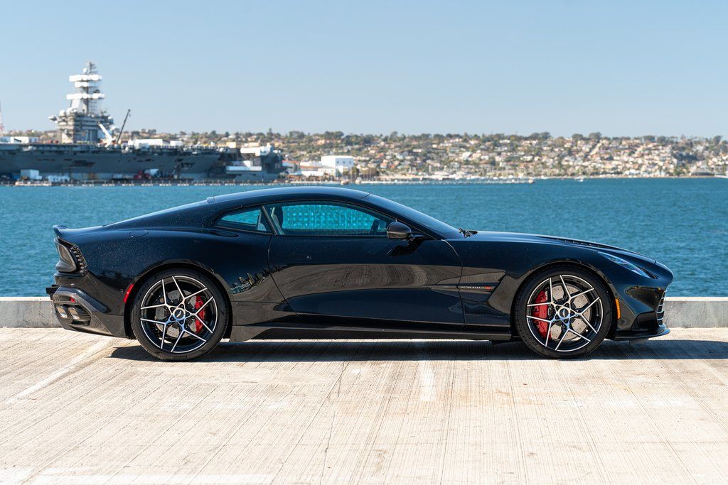 Aston Martin 2025 Vanquish V12