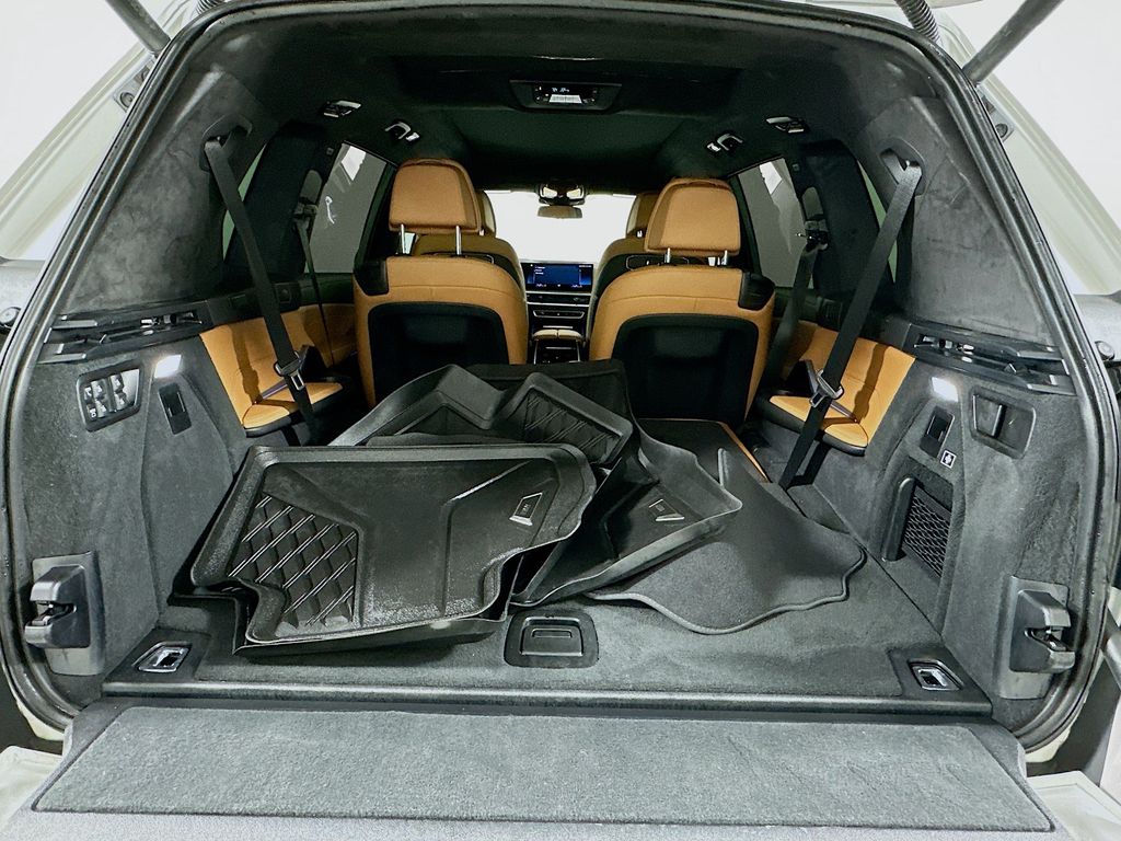 Thumbnail: 2023 BMW X7 - 27