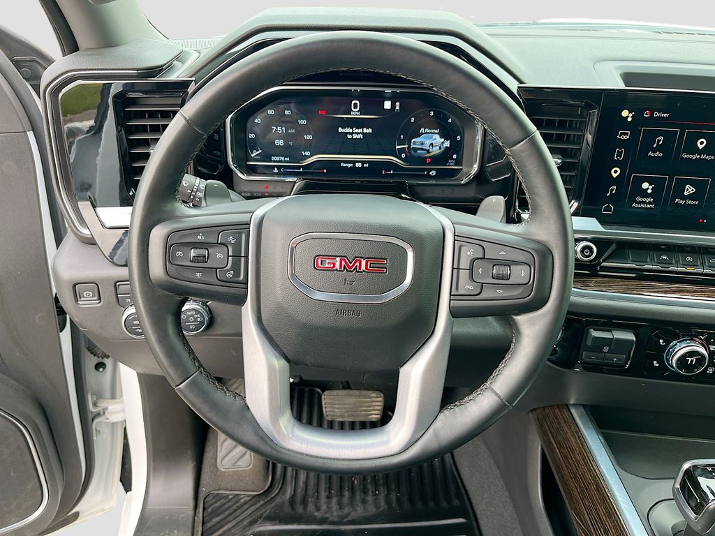 Used 2023 White GMC Elevation image 11