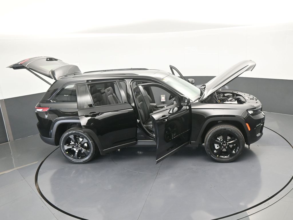 New 2025 Diamond Black Crystal Pearlcoat Jeep Limited image 63