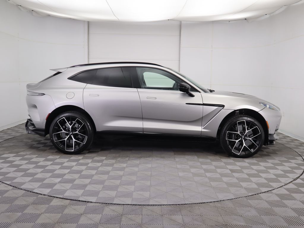 Thumbnail: 2026 Aston Martin DBX - 4