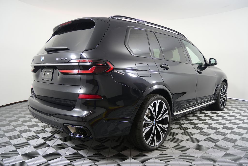 Thumbnail: 2023 BMW X7 - 3