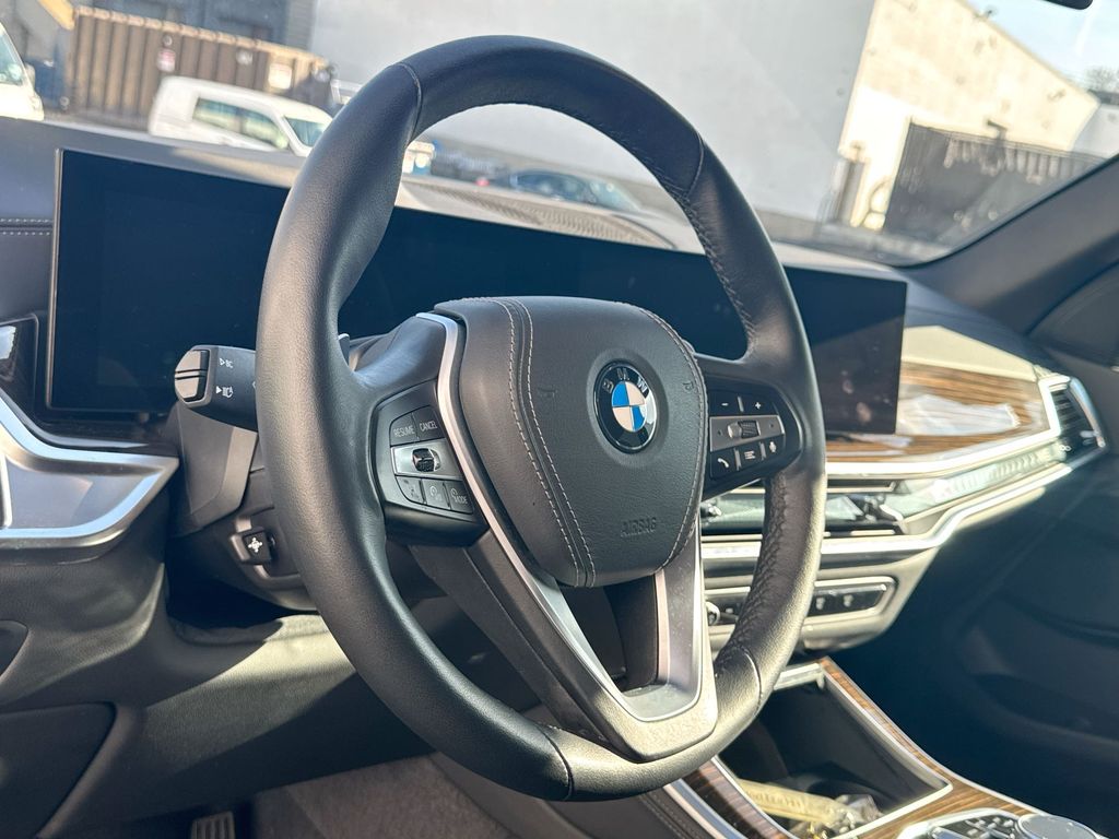 2025 BMW X5 xDrive40i 14