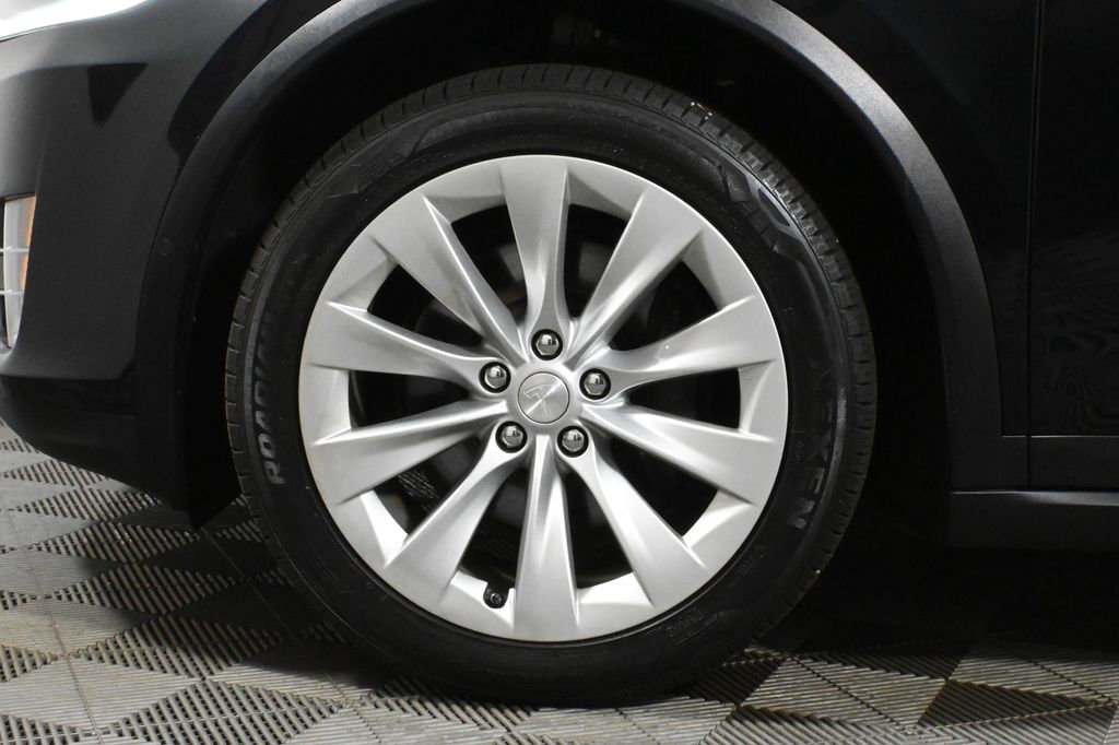 2017 Tesla Model X 75D 13