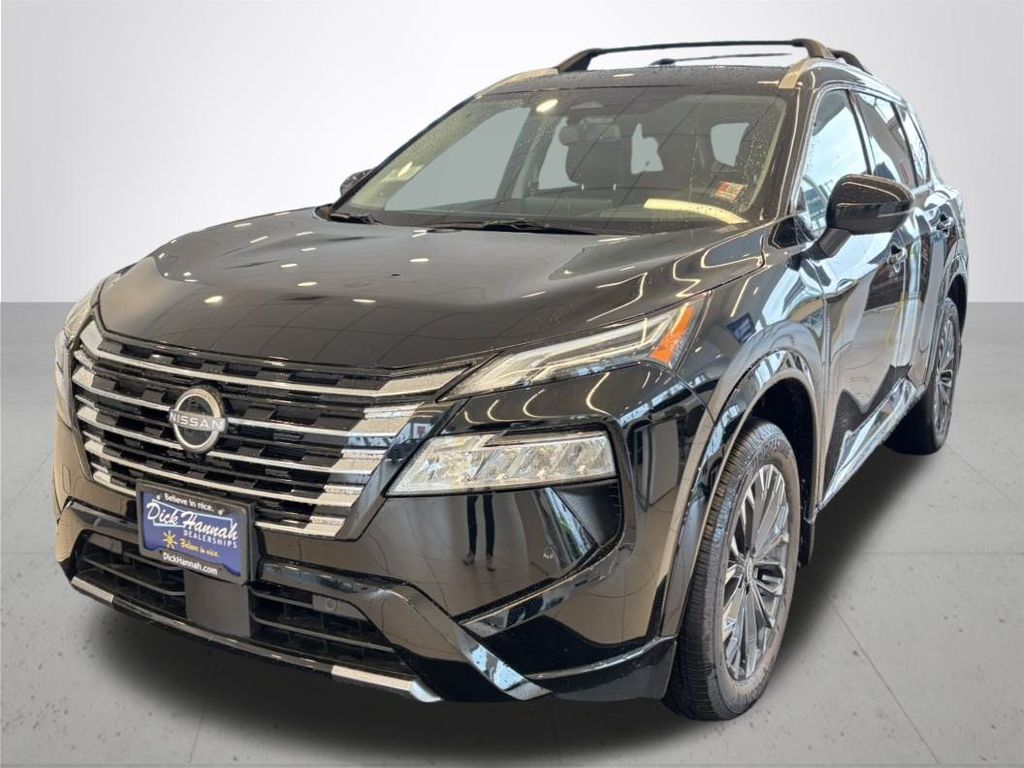 2025 Nissan Rogue Platinum photo 2