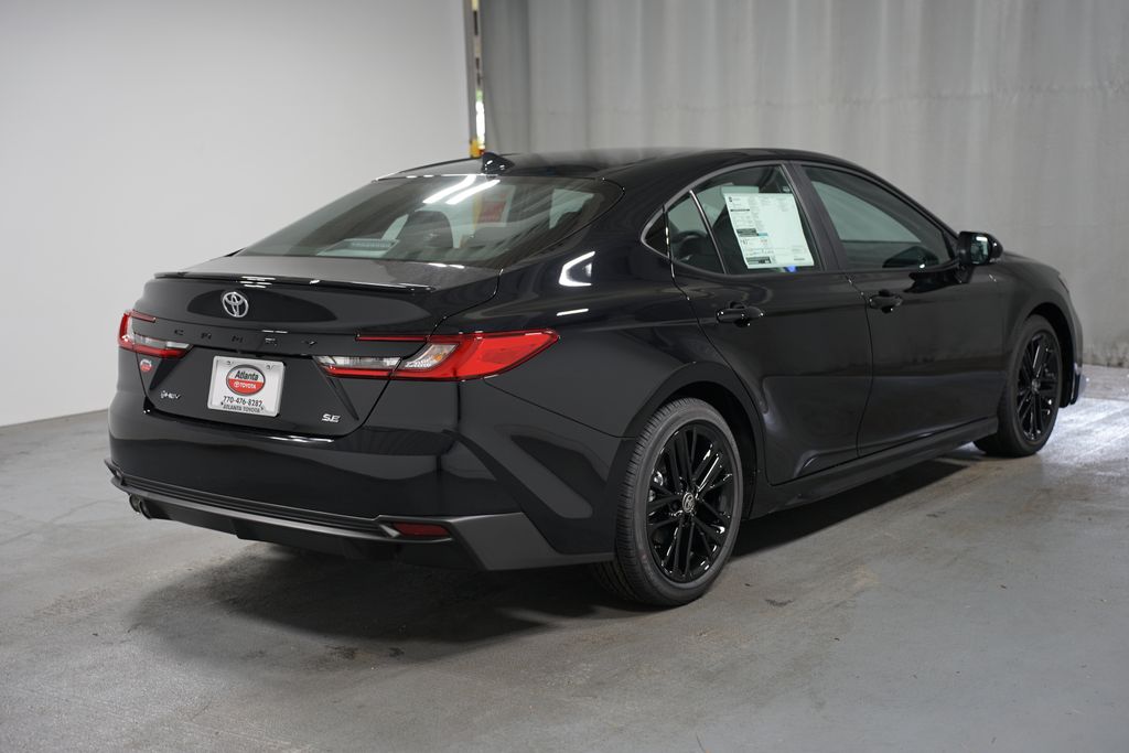 2025 Toyota Camry SE 8
