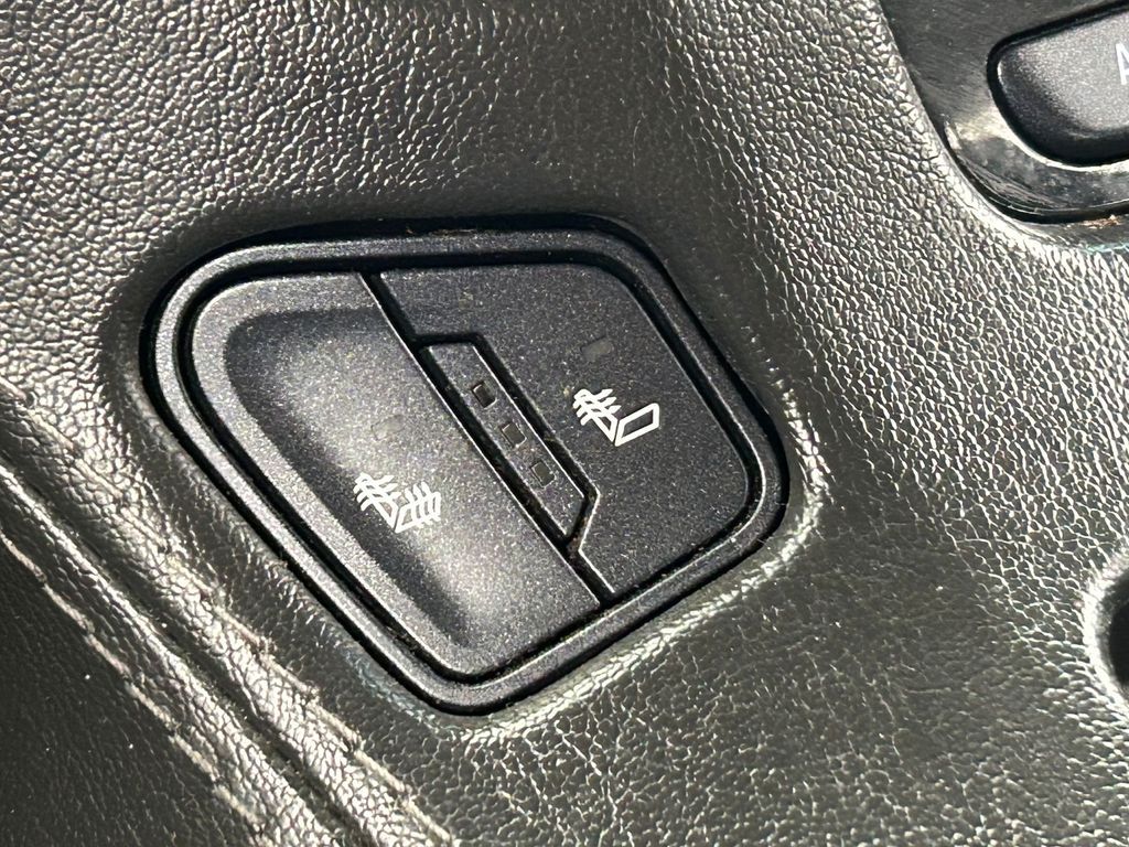 Used 2020 Shadow Gray Metallic Chevrolet LT image 30
