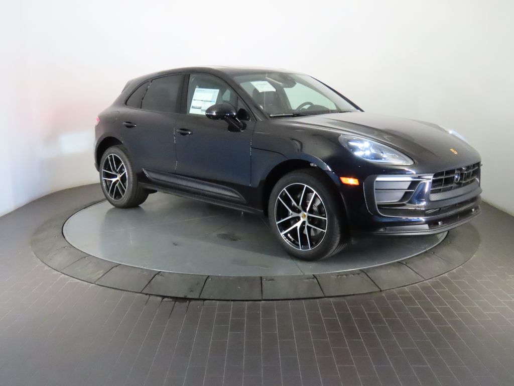 Thumbnail: 2026 Porsche Macan - 9