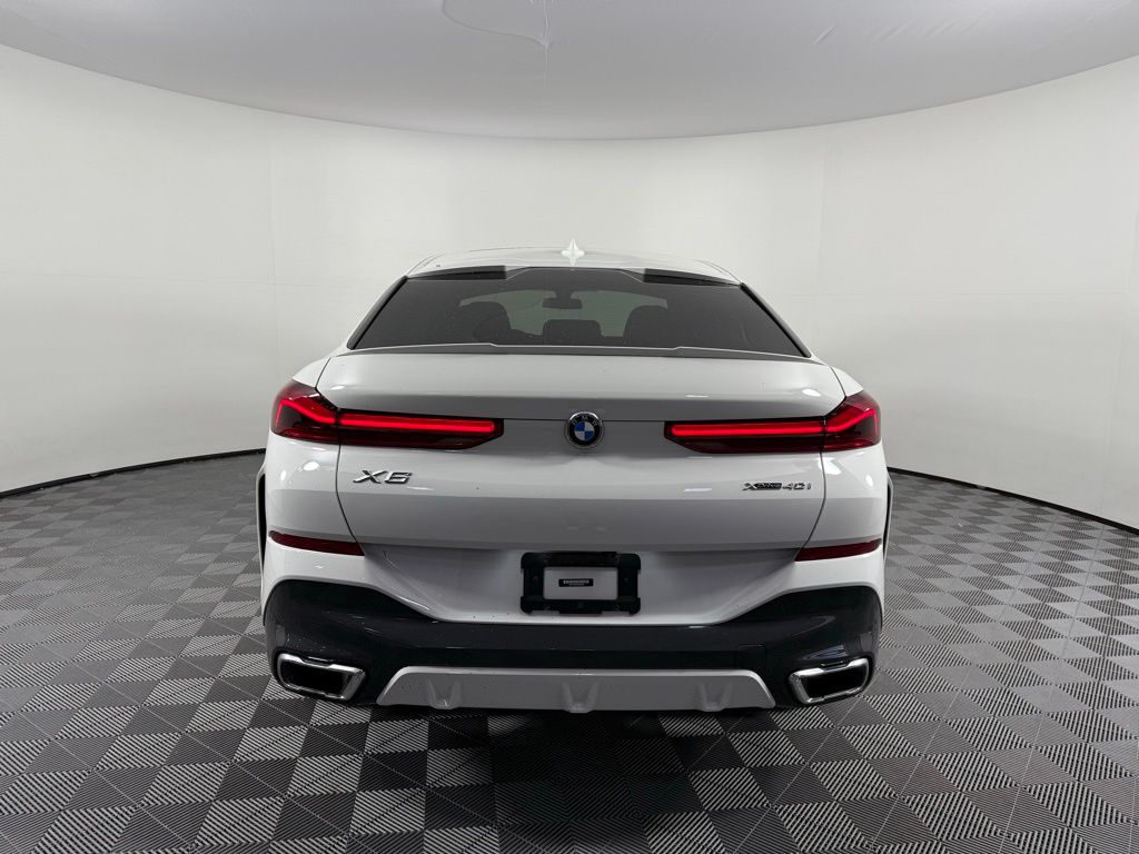 Thumbnail: 2022 BMW X6 - 6