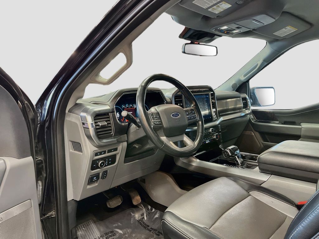 Used 2023 Black Metallic Ford Lariat image 9