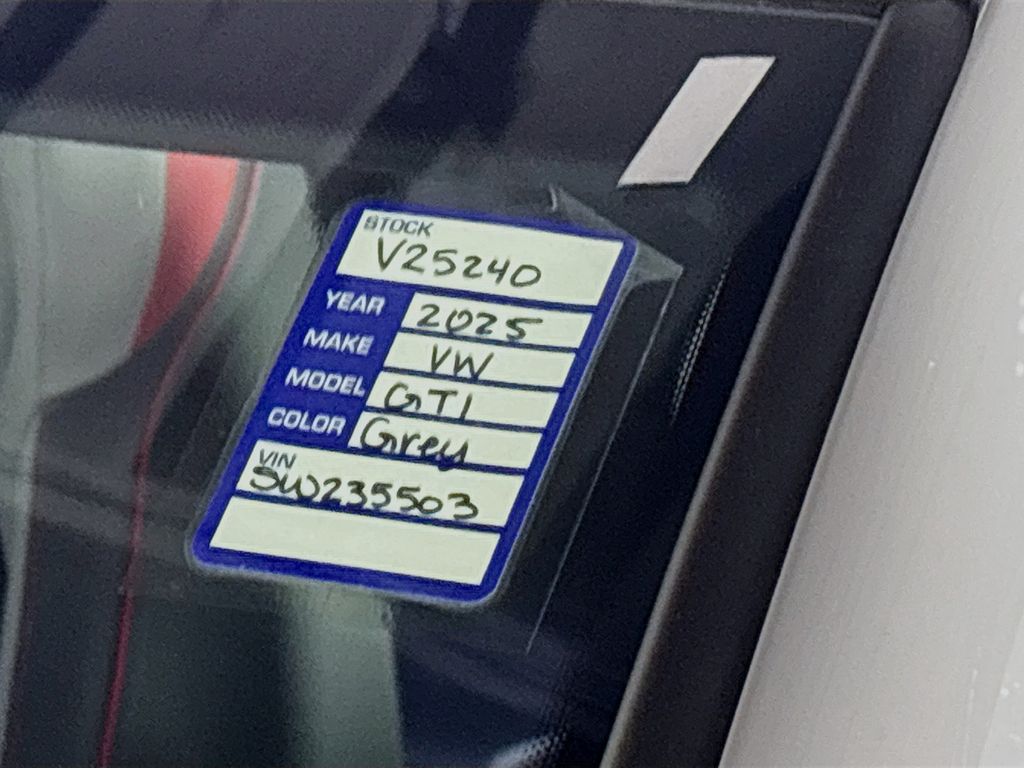 2025 Volkswagen Golf GTI 2.0T SE