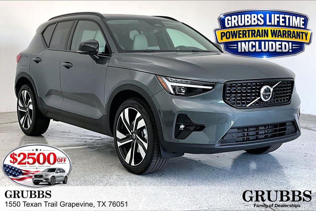 Forest Lake 2026 Volvo XC40 SUV / Crossover All-Wheel Drive Automatic