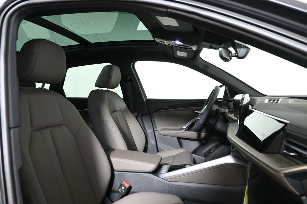 Thumbnail: 2025 Audi Q5 - 24