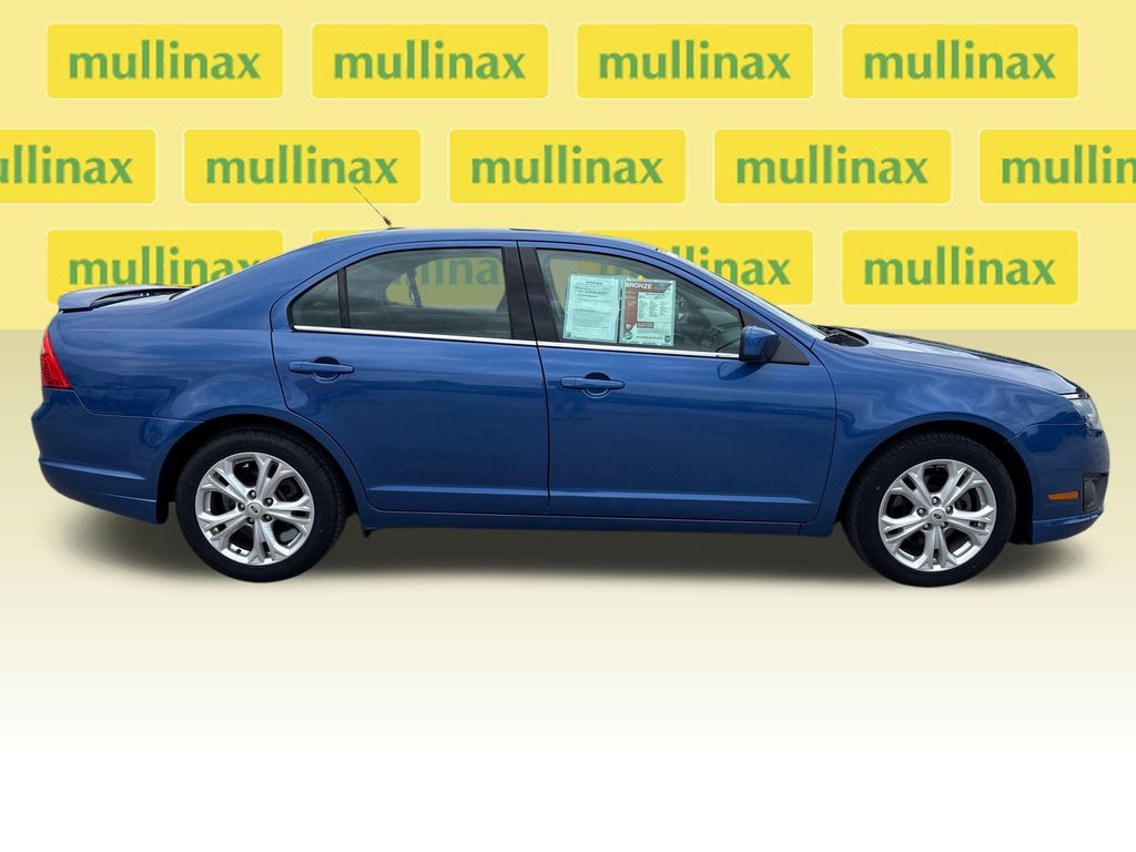 Used 2012 Blue Ford SE image 2