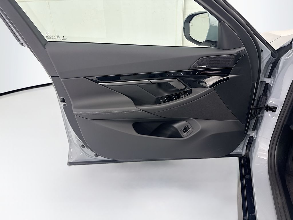 Thumbnail: 2026 BMW 5 Series - 23