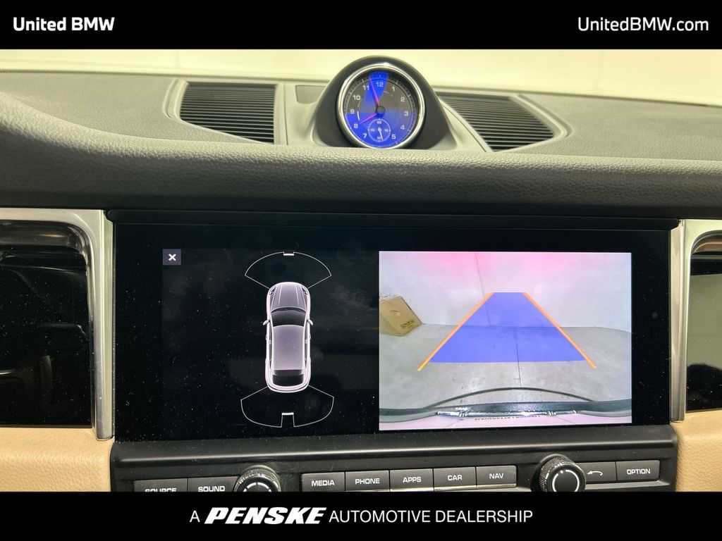 Thumbnail: 2020 Porsche Macan - 17