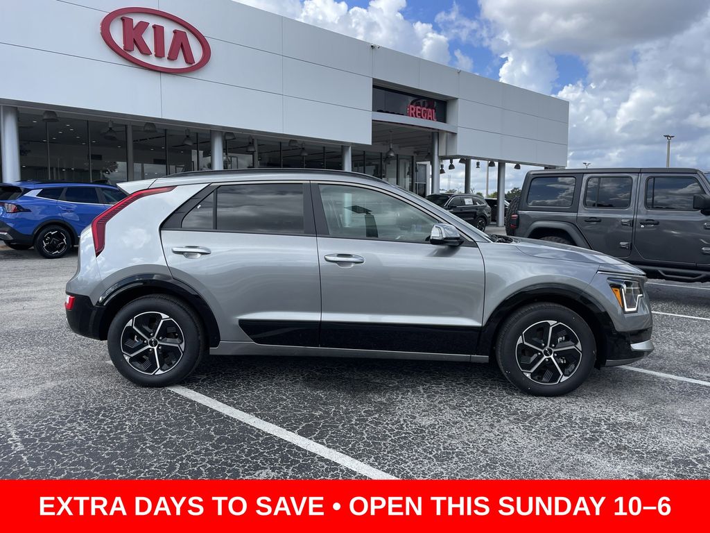 new 2025 Kia Niro car, priced at $27,646