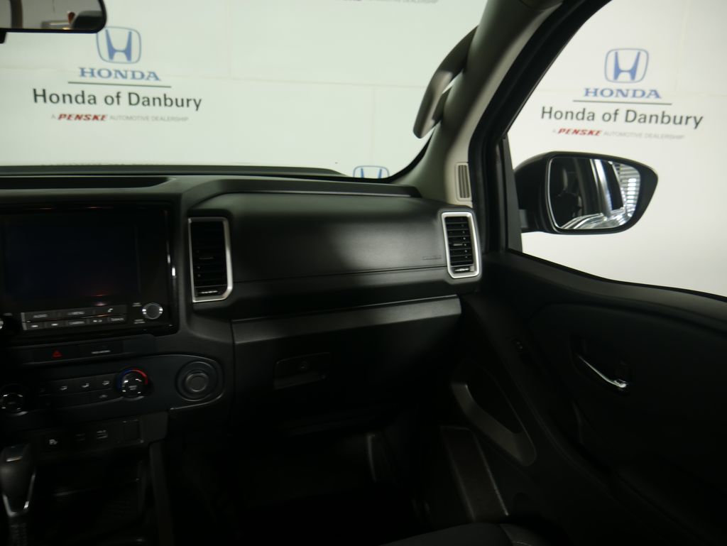 2022 Nissan Frontier SV 14