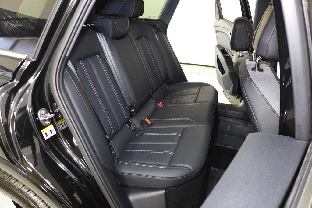 Thumbnail: 2023 Audi Q4 e-tron - 20