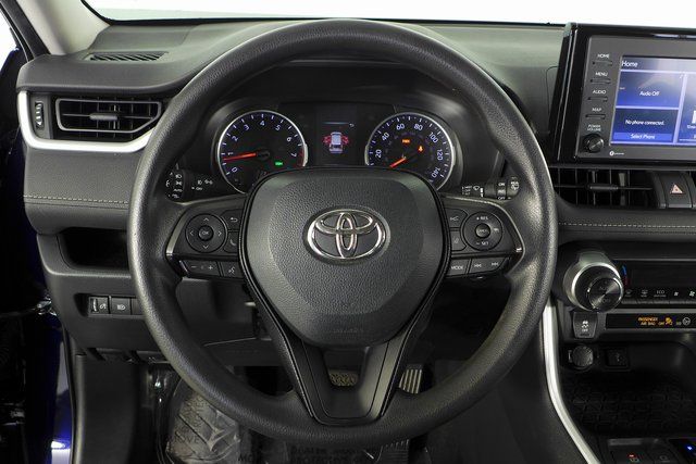 2020 Toyota RAV4 XLE 26