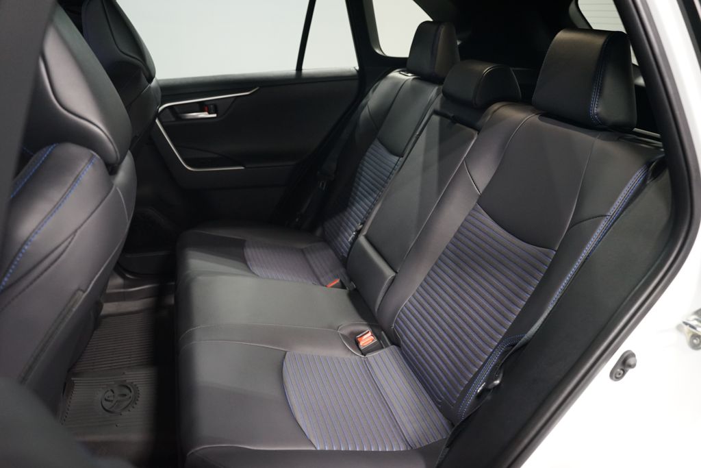 Thumbnail: 2025 Toyota RAV4 - 31