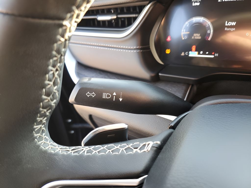 Used Car 2023 Jeep Grand Cherokee  Limited For Sale Under $30,000 In Austin, Texas