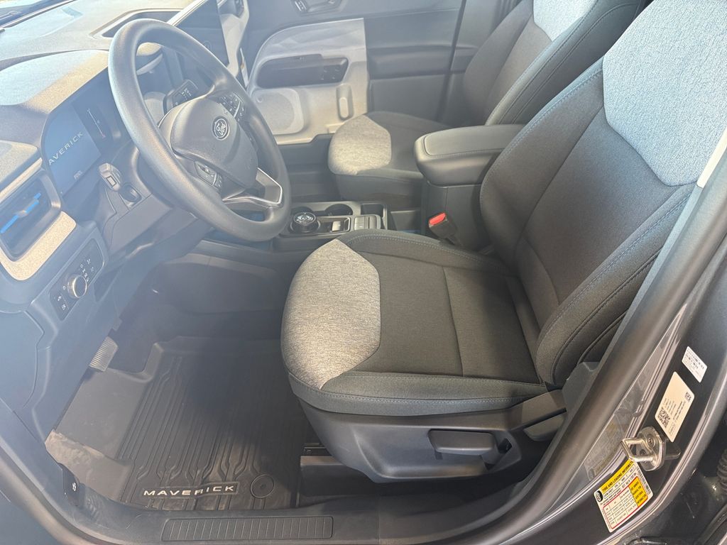 View vehicle photo 4