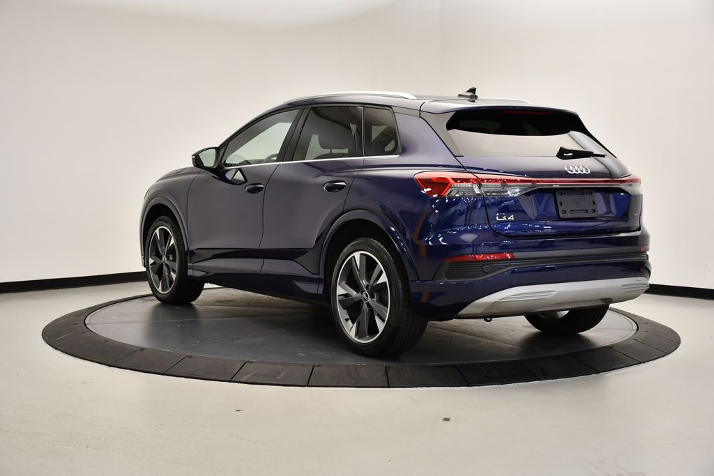 Thumbnail: 2022 Audi Q4 e-tron - 3