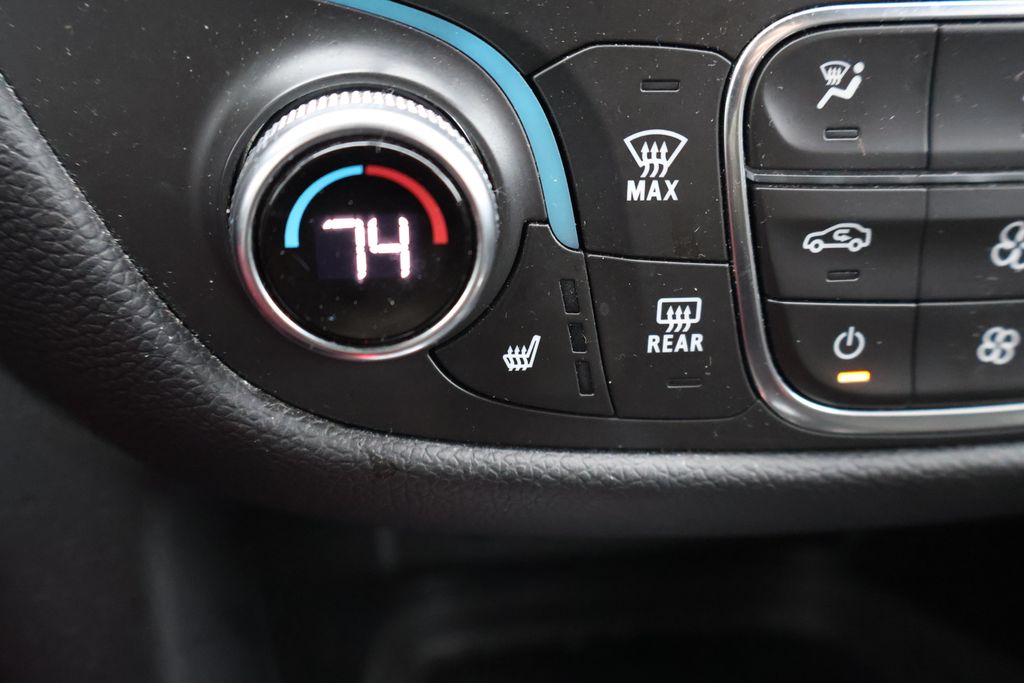 Thumbnail: 2019 Chevrolet Equinox - 26