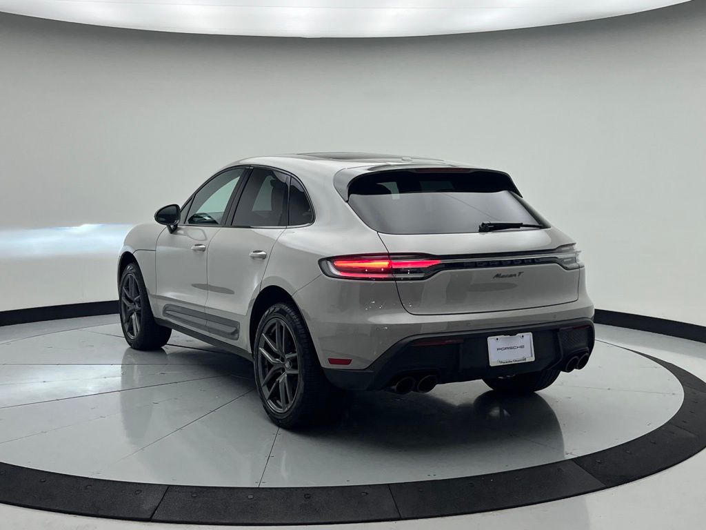 Thumbnail: 2025 Porsche Macan - 3